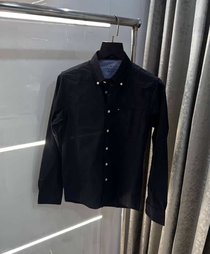 Tomm y Hilfiger Black Classic Premium Shirt Secondary image