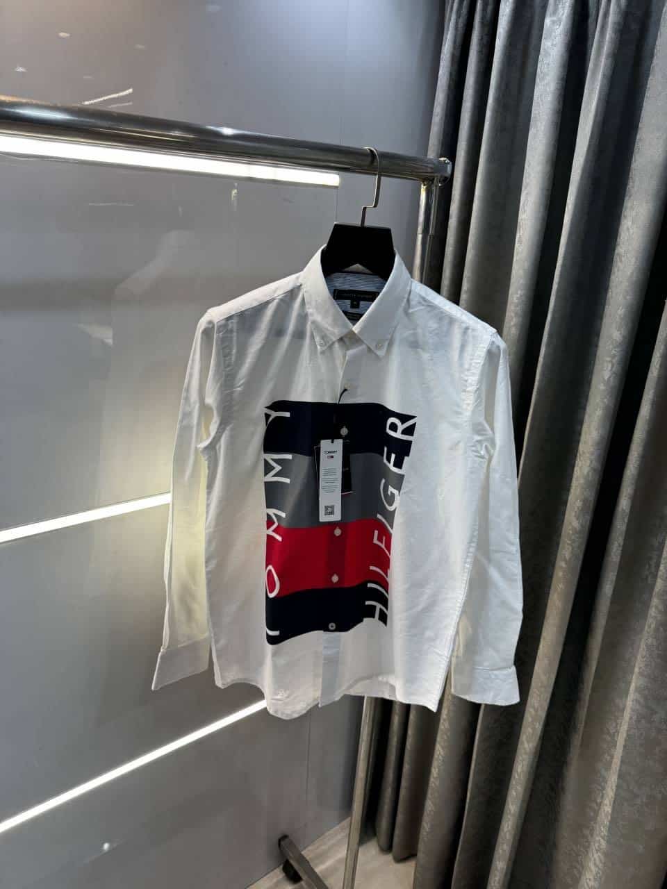 to_mMy. Hilfi9er White Logo Print Premium Shirt Secondary image