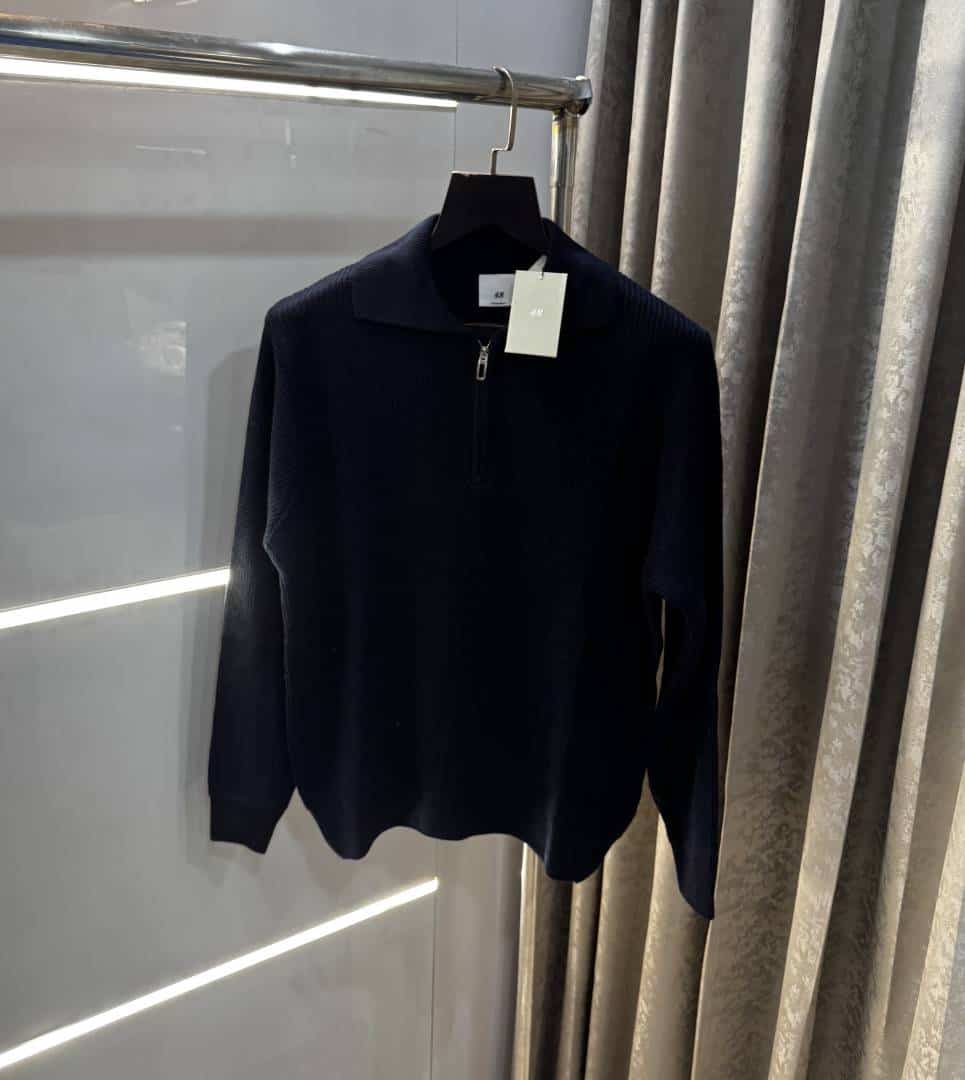 H &M Navy Blue Premium Knitted Classic Pull over Secondary image