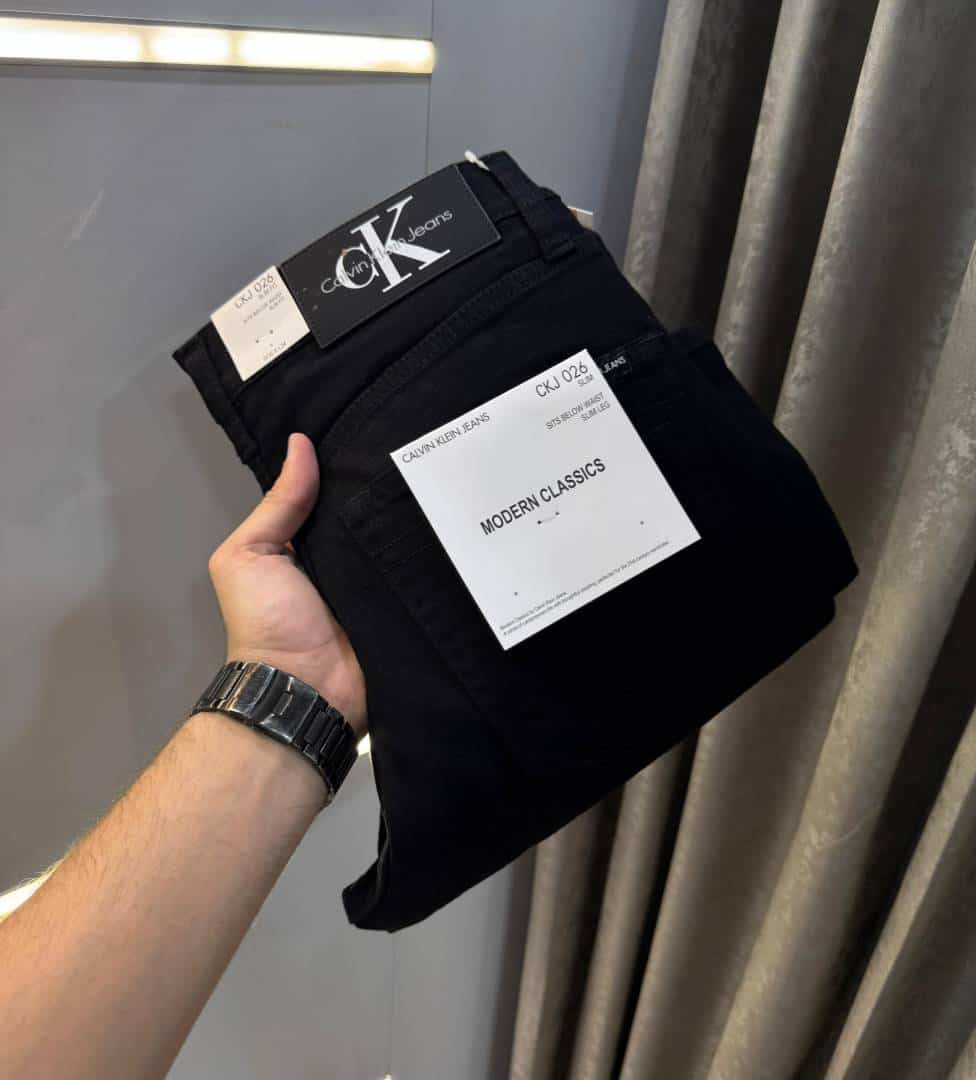 Calvi n Klein Jet Black Imported Hyperfle.._X. Denim