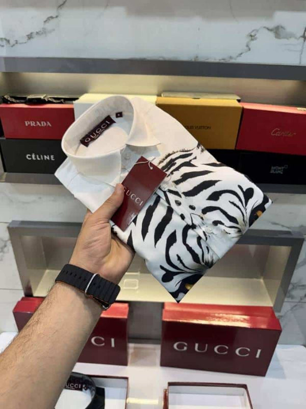 Gucc i White Designer Shirt With bo..X  Packing