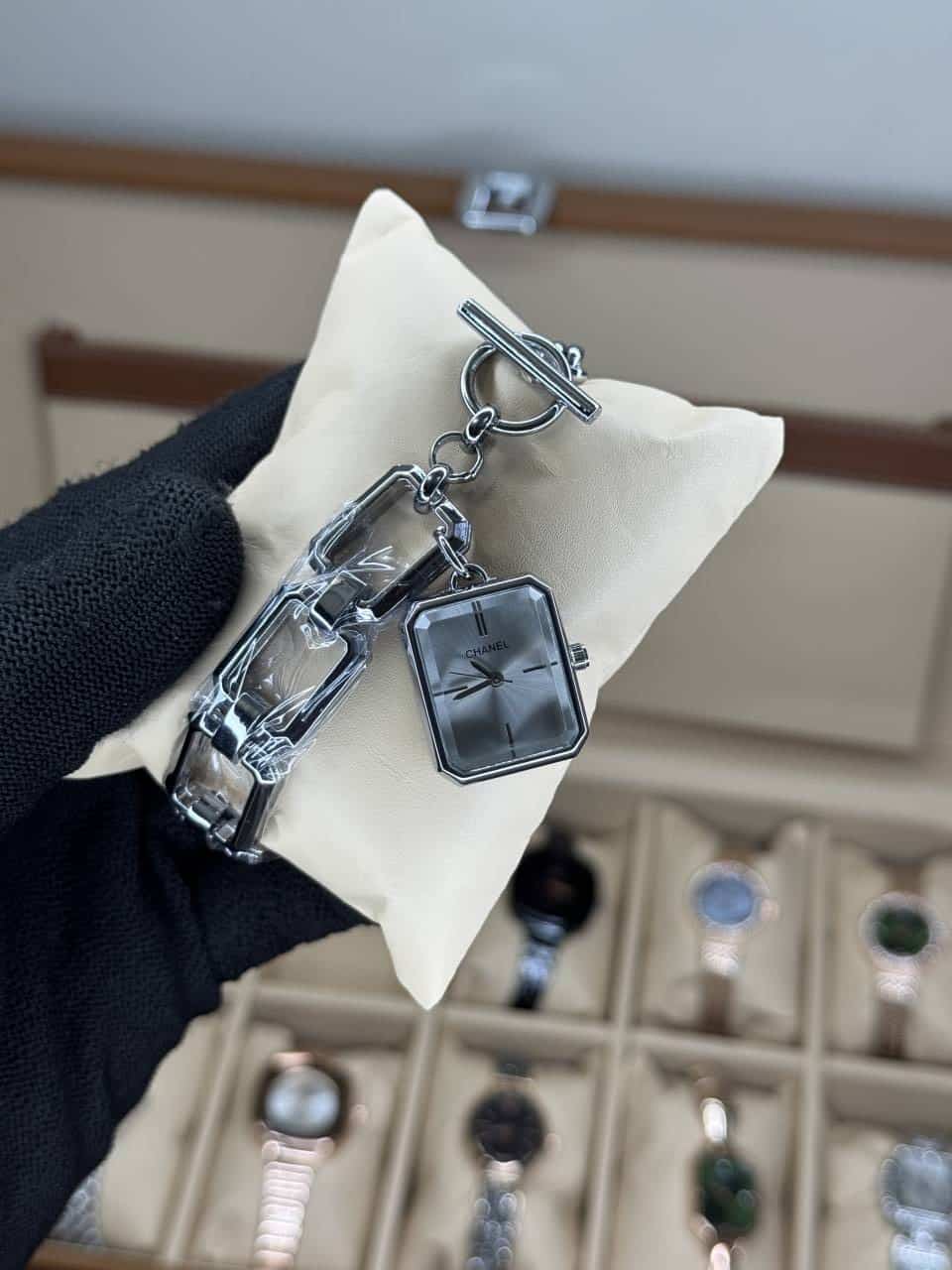 Chane L Bracelet Designer Silver-White Dial Premium Watch