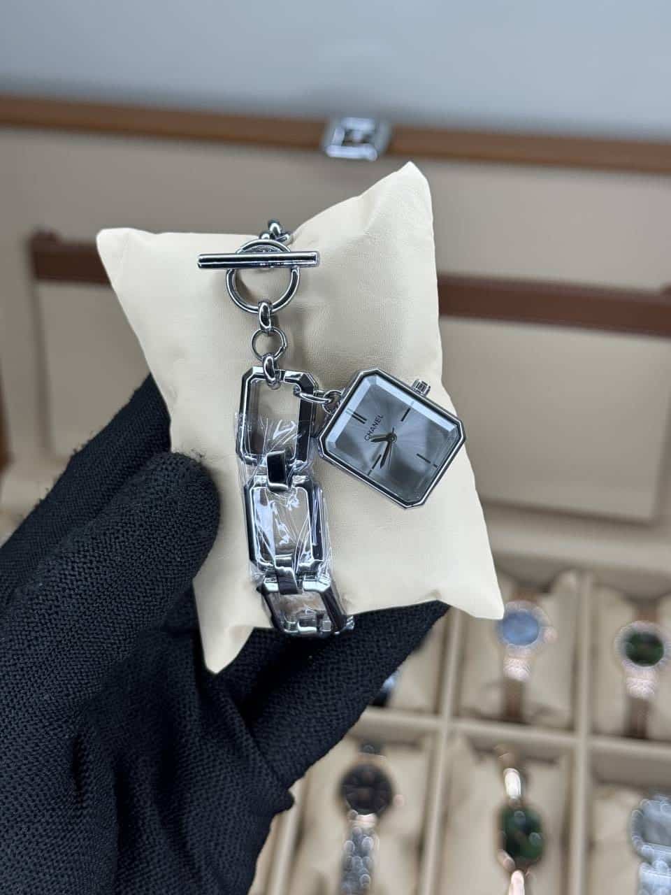 Chane L Bracelet Designer Silver-White Dial Premium Watch