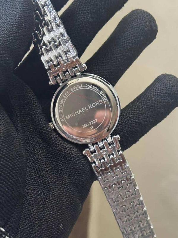 Michael Kor s Diamond Silver Premium Watch