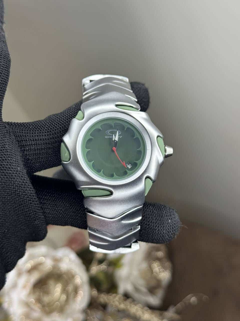Oakle y Blade Silver Green Metal Premium Watch
