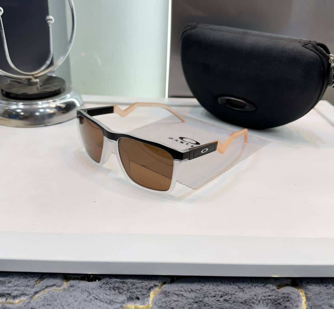 Oakle y Designer Brown Luxury Shade 3116