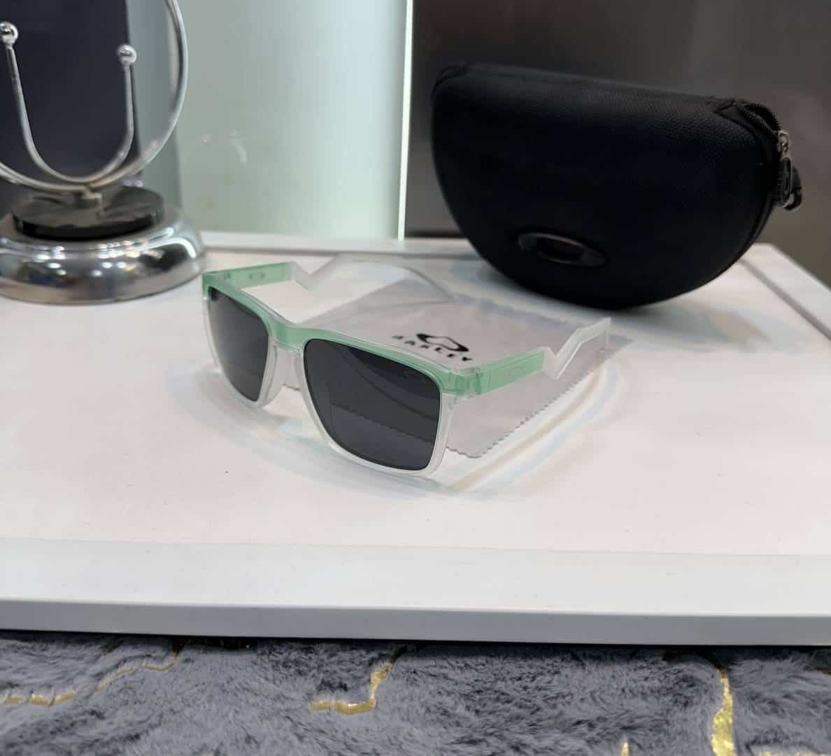 Oakle y Designer Green-Black Premium Shade 3116