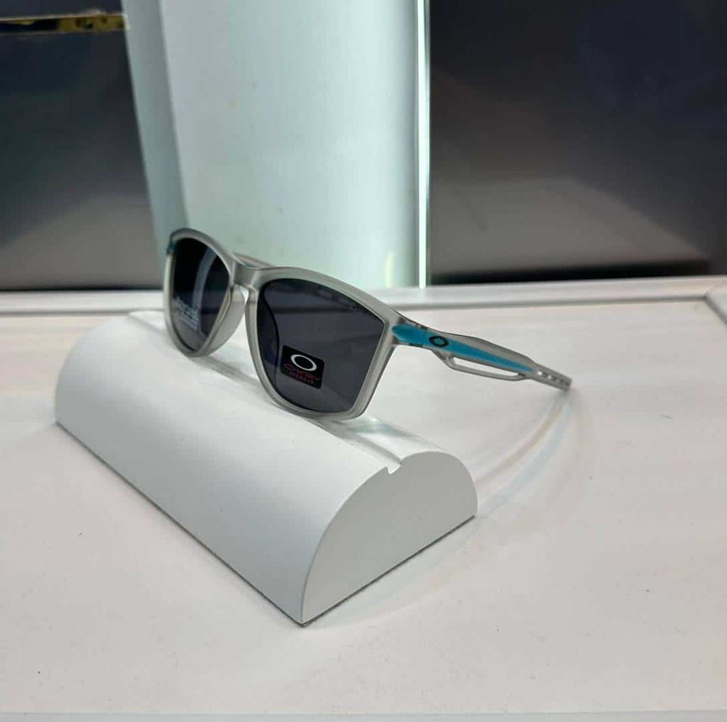 Oakle y All Grey Premium Shade 3363