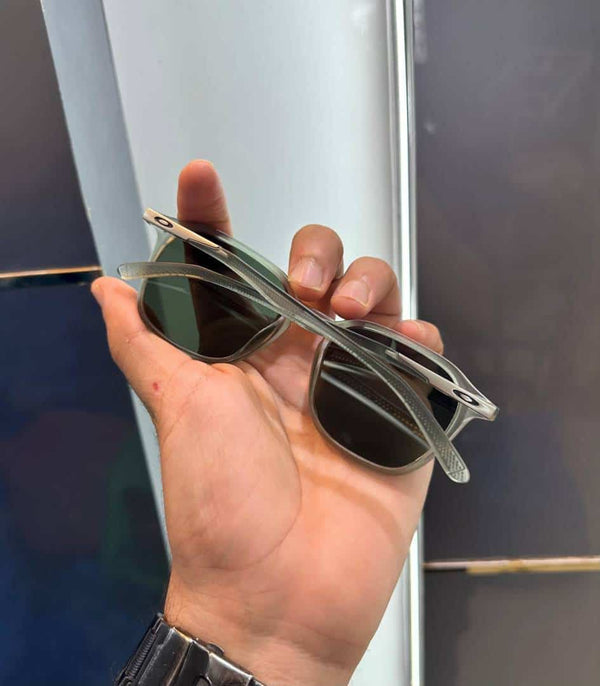 Oakle y Aqua LuXury Shade 4932