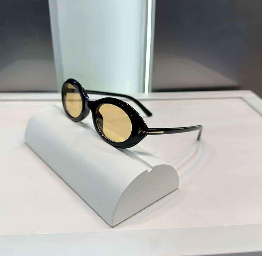TomfoRD Black-Cream Premium Shades 1186