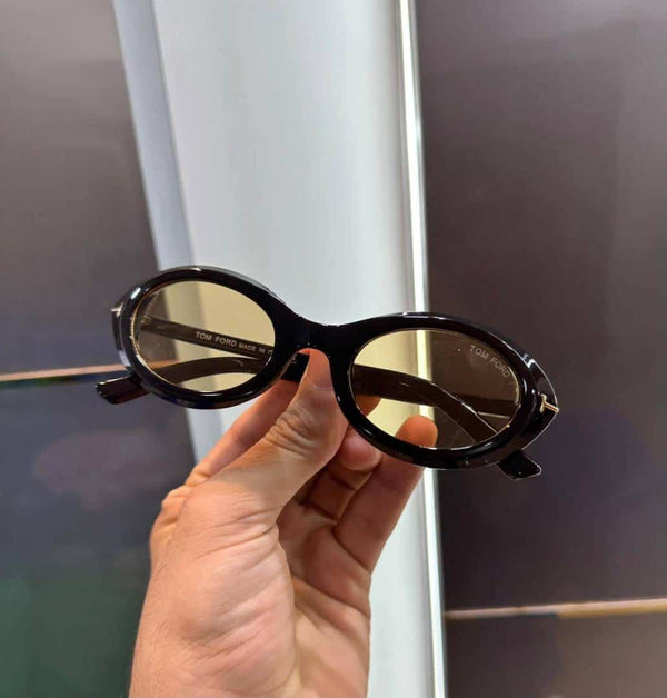 TomfoRD Black-Cream Premium Shades 1186