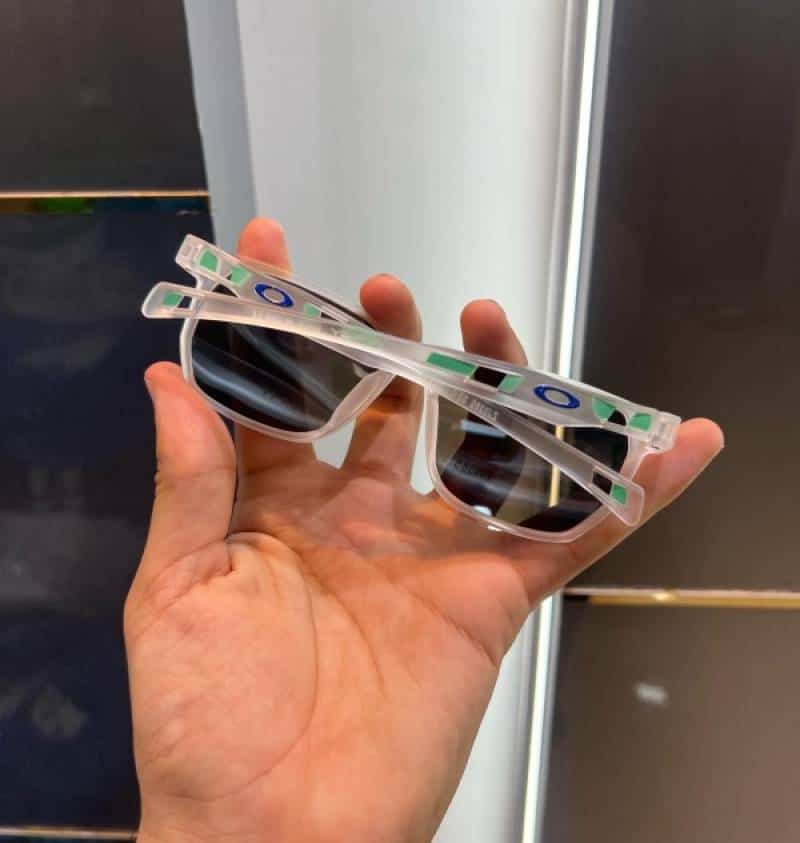 Oakle y Designer Transparent Stick Blue Shade 3385