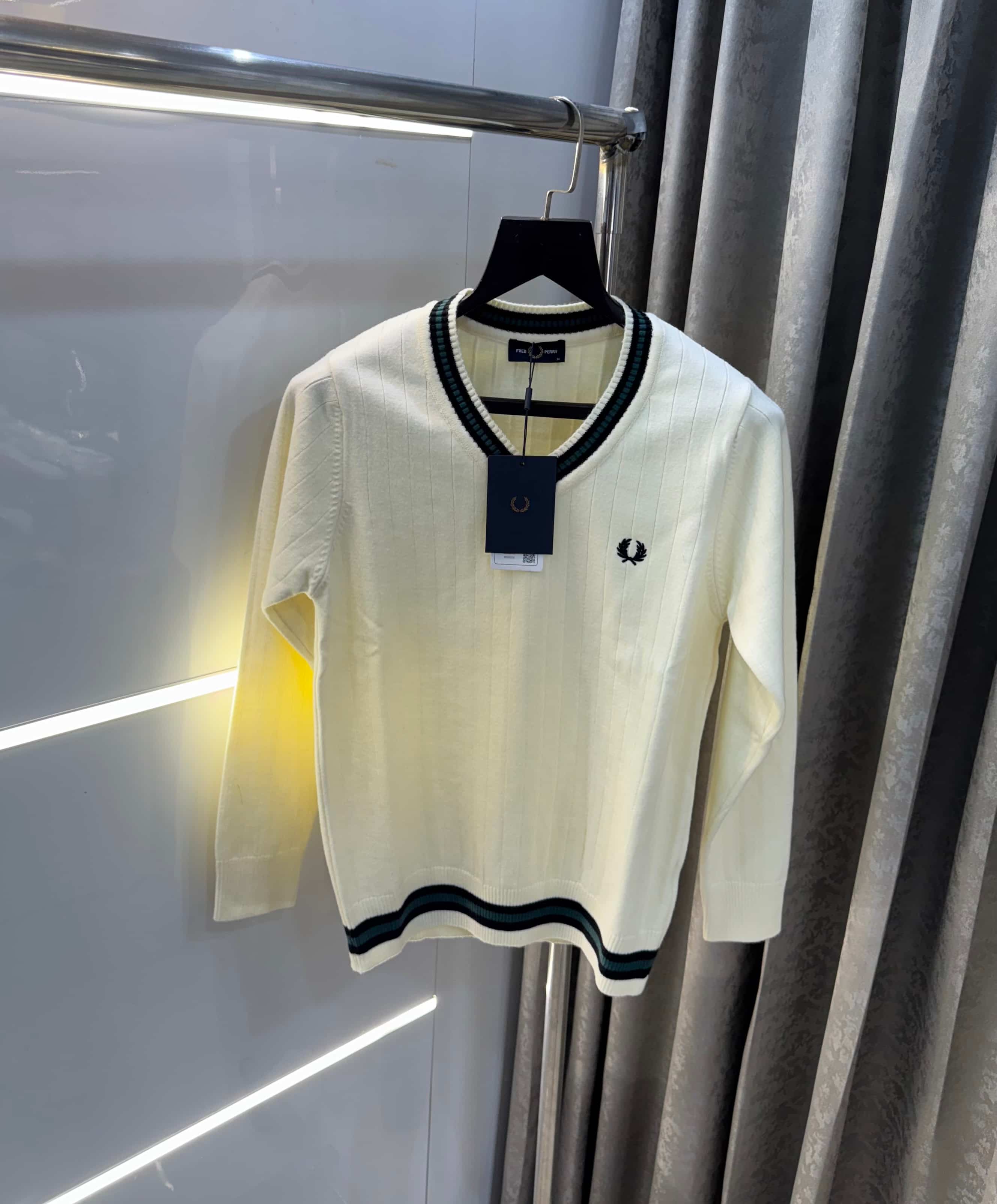 Fredperr y Cream Embroidery Logo Premium Knitted Pull Over