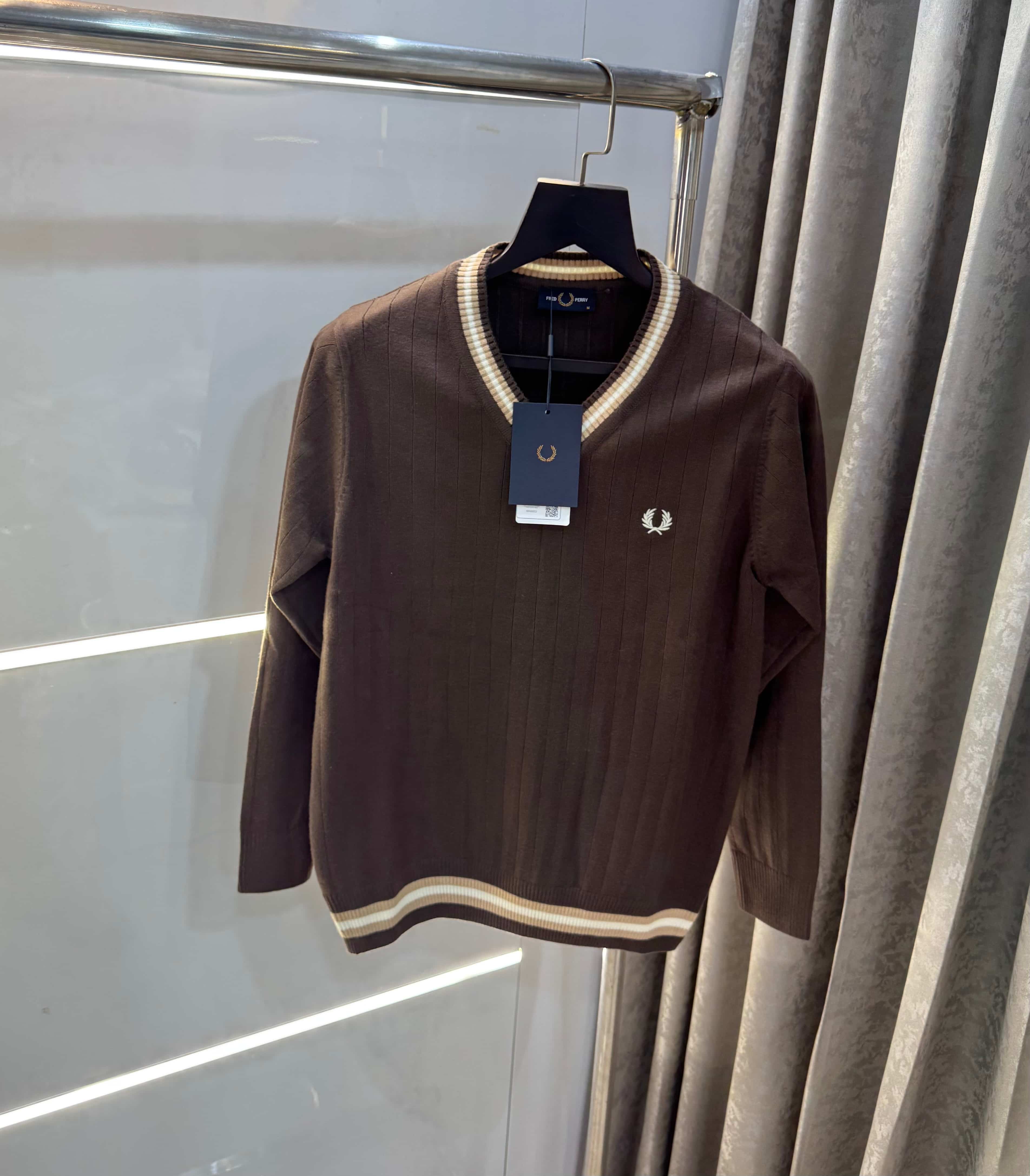 Fredperr y Brown Embroidery Logo Premium Knitted Pull Over Secondary image