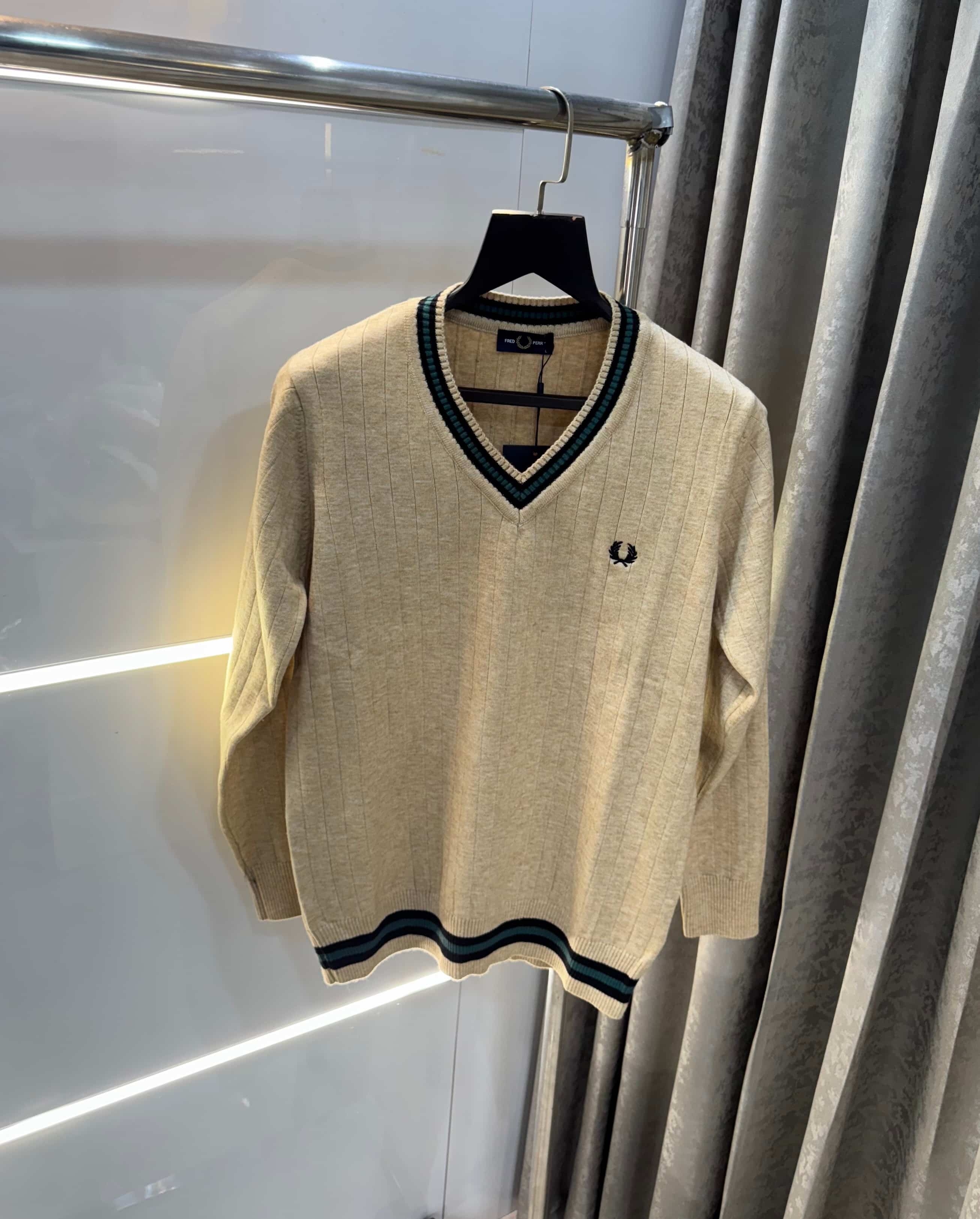 Fredperr y Beige Embroidery Logo Premium Knitted Pull Over