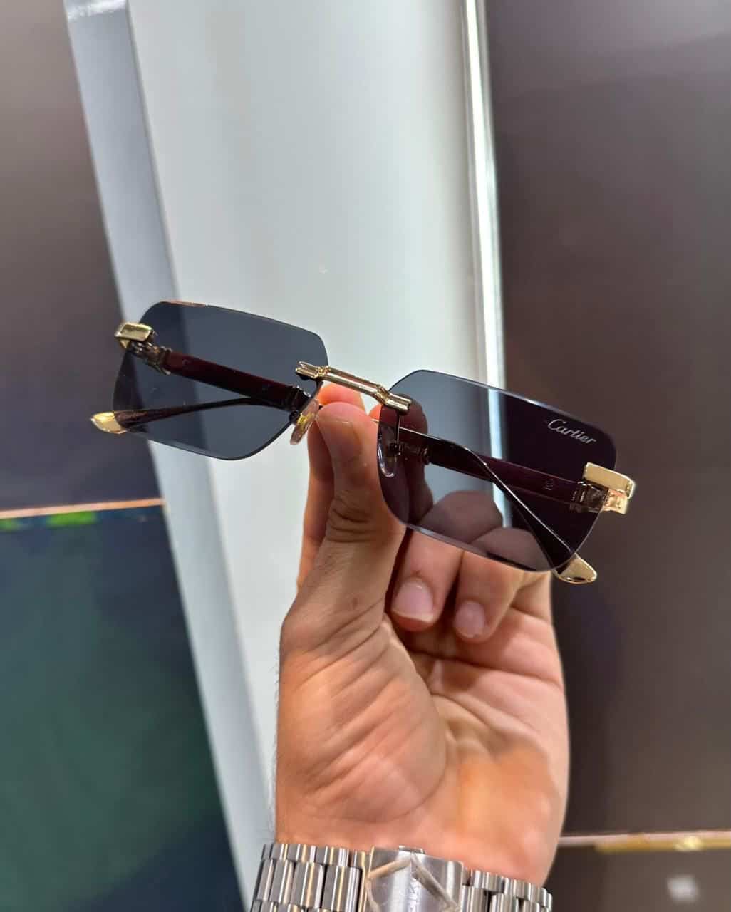 Cartie r Wooden Black Premium Shade 048 Secondary image