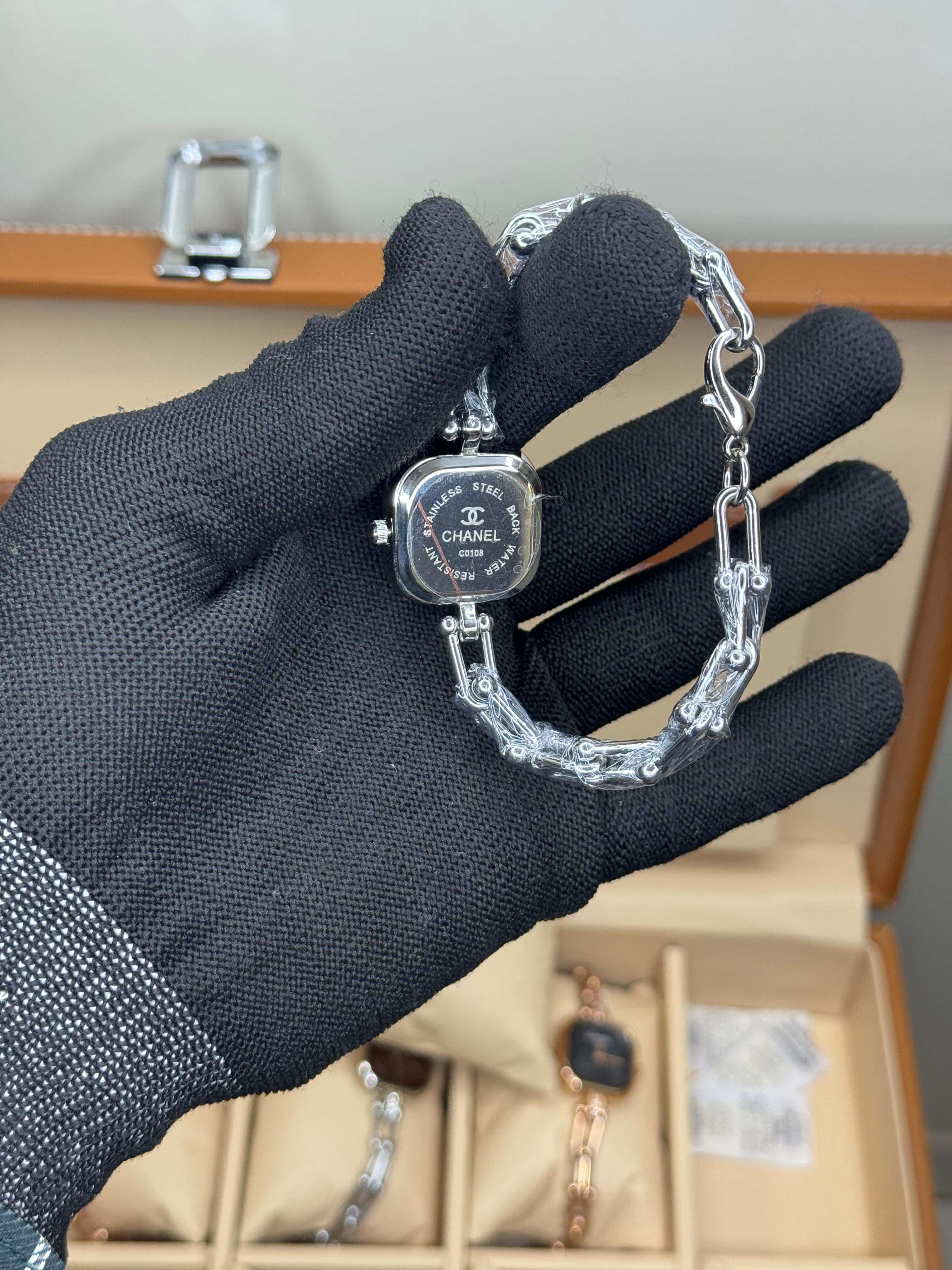 Chane L Silver Black Designer Premium Watch