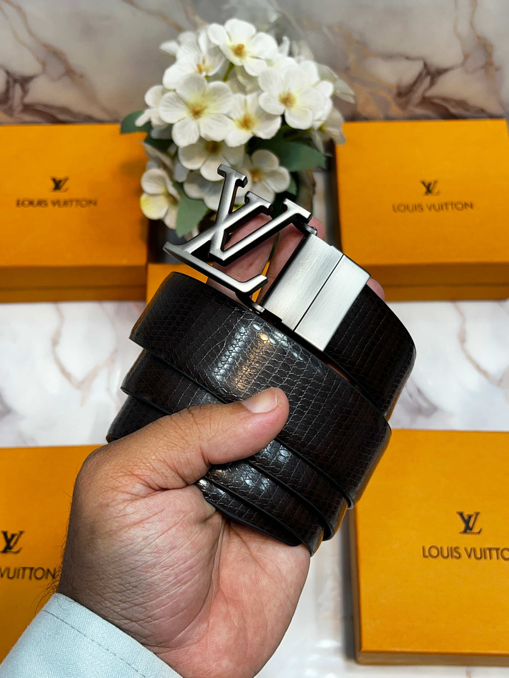 LV 1OUiS VuIT+ON PREMIUM QUALITY IMPORTED REVERSIBLE BELT WITH OG BO-X