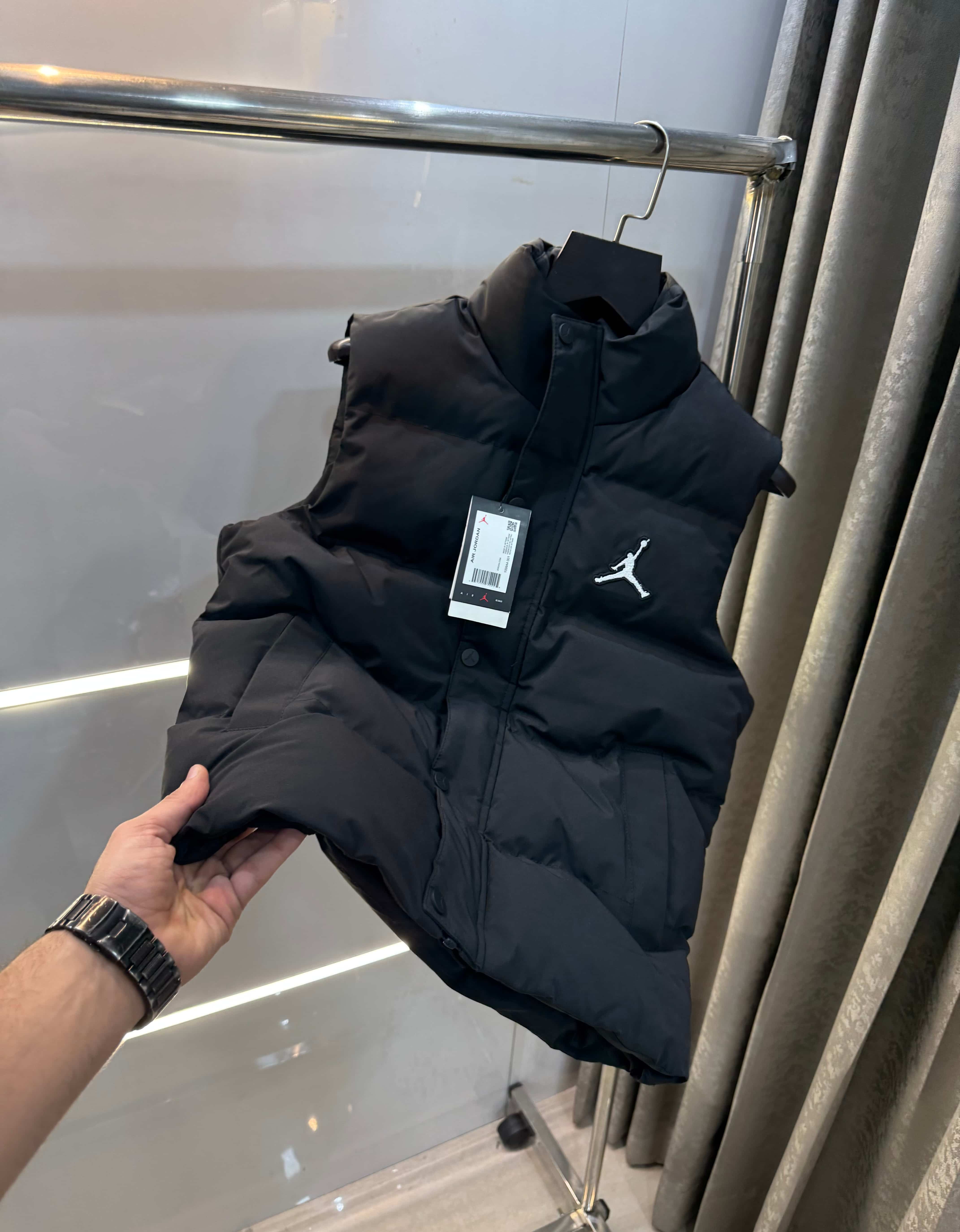 Air  Jordan Black Imported Sleeveless puffer Jacket Secondary image
