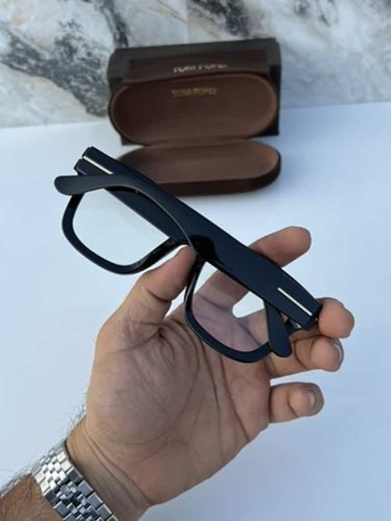 Tomfo..rd_259_black_plano