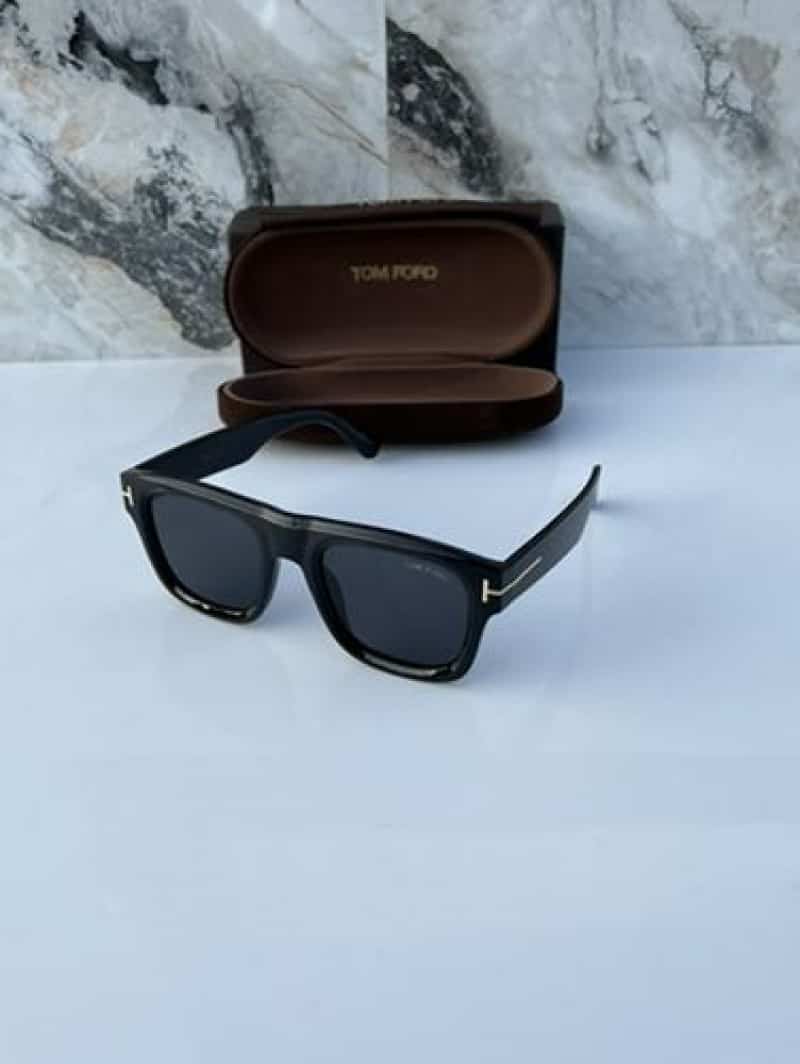 TomFOrd_259_black