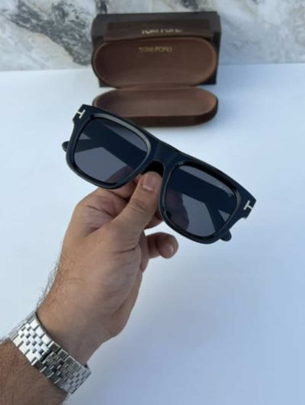 TomFOrd_259_black