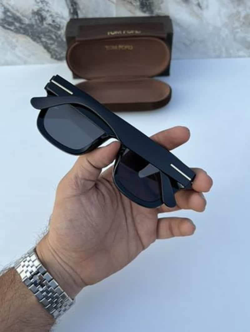TomFOrd_259_black
