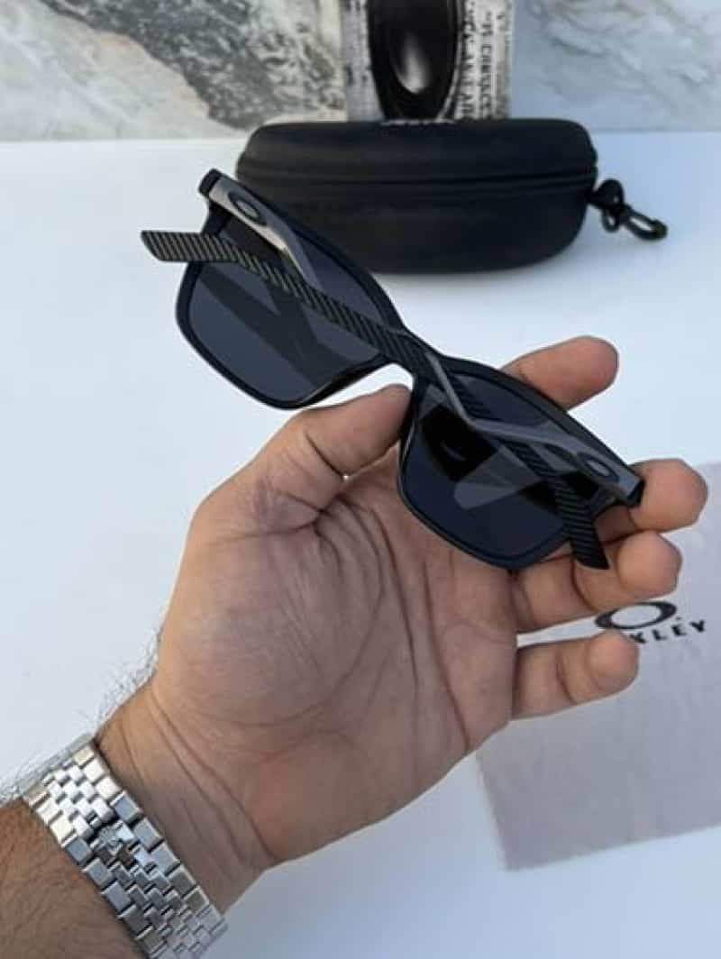 Oakley_8191_matt_black