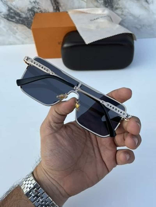 Louis_vuitton_297_gold_black