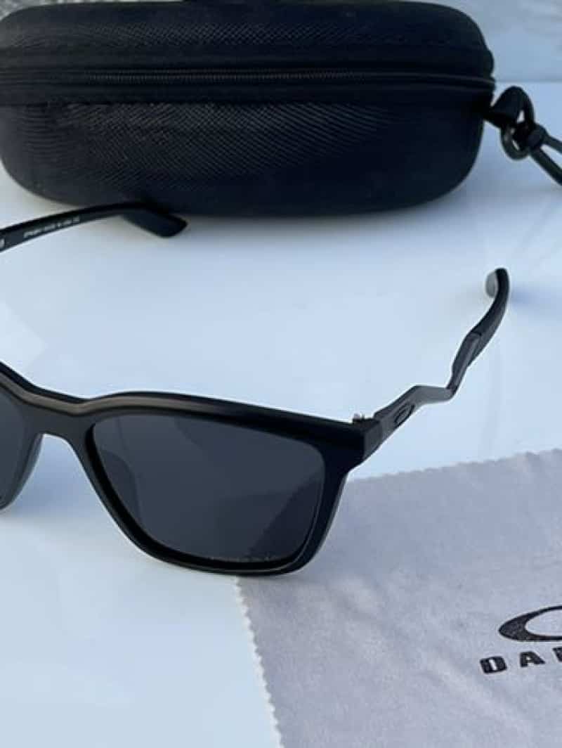 Oakley_8191_matt_black