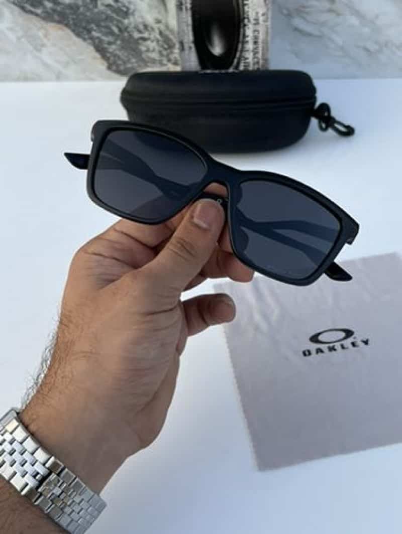 Oakley_8191_matt_black