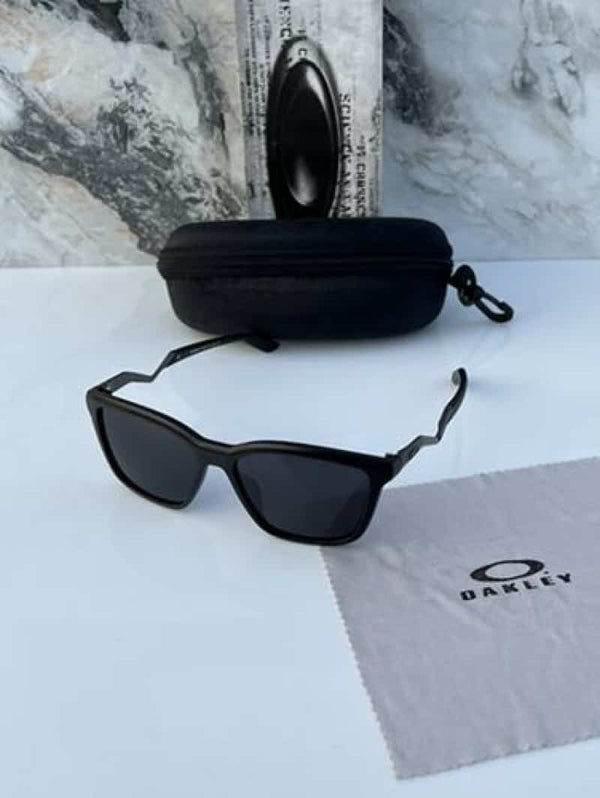 Oakley_8191_matt_black