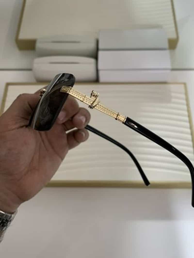 Cartier_8825_gold_black Main image