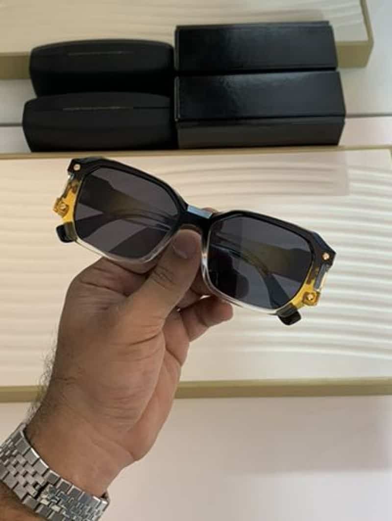 Versace_144_black_yellow Main image