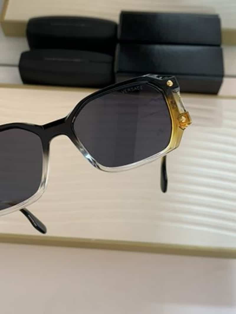 Versace_144_black_yellow
