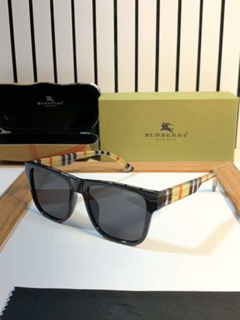Burberry_4395_Black
