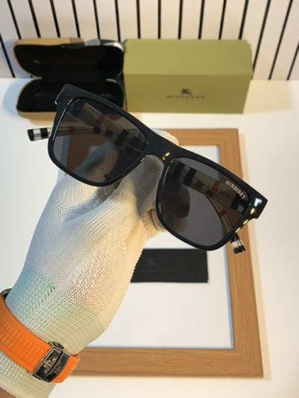 Burberry_4395_Black