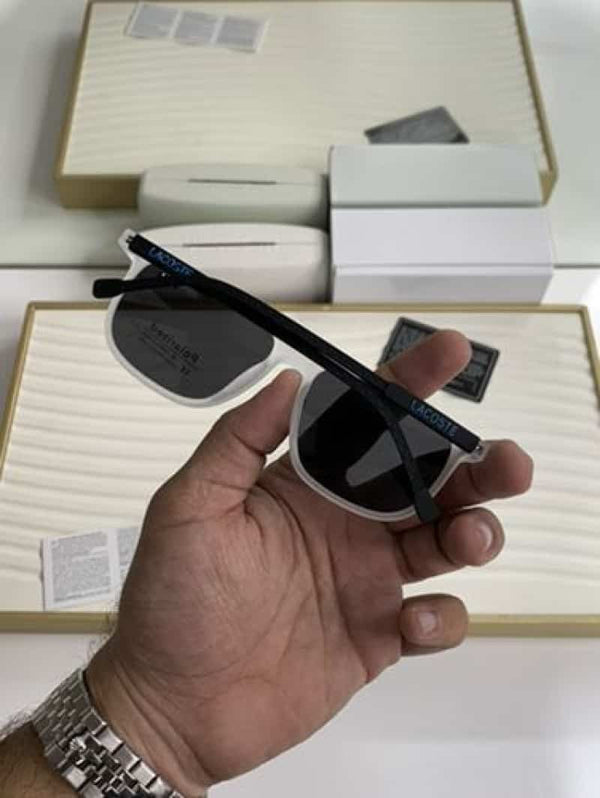 1001 white black