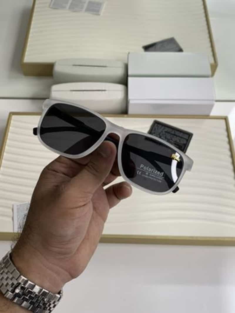 1001 white black