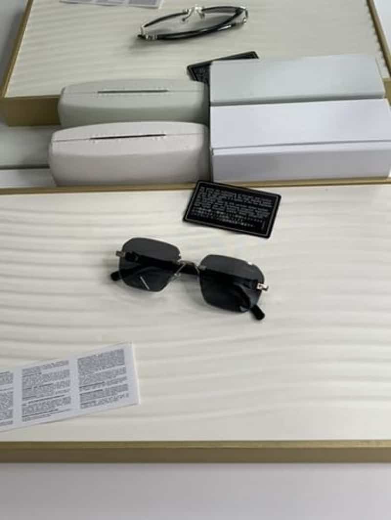 8818 silver black
