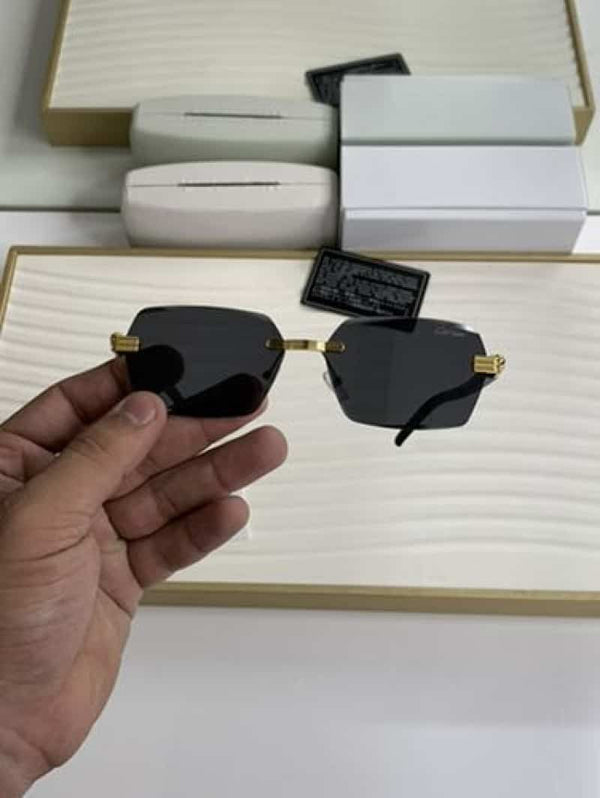 8835 gold black