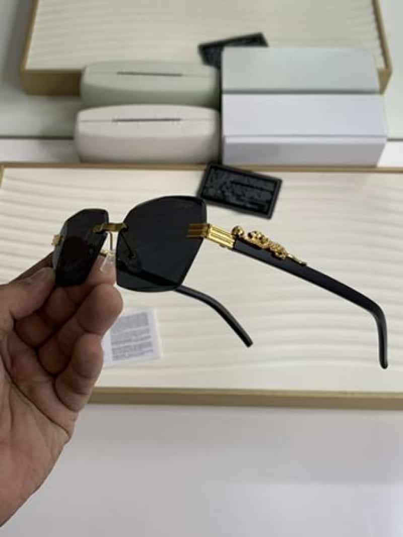 8835 gold black