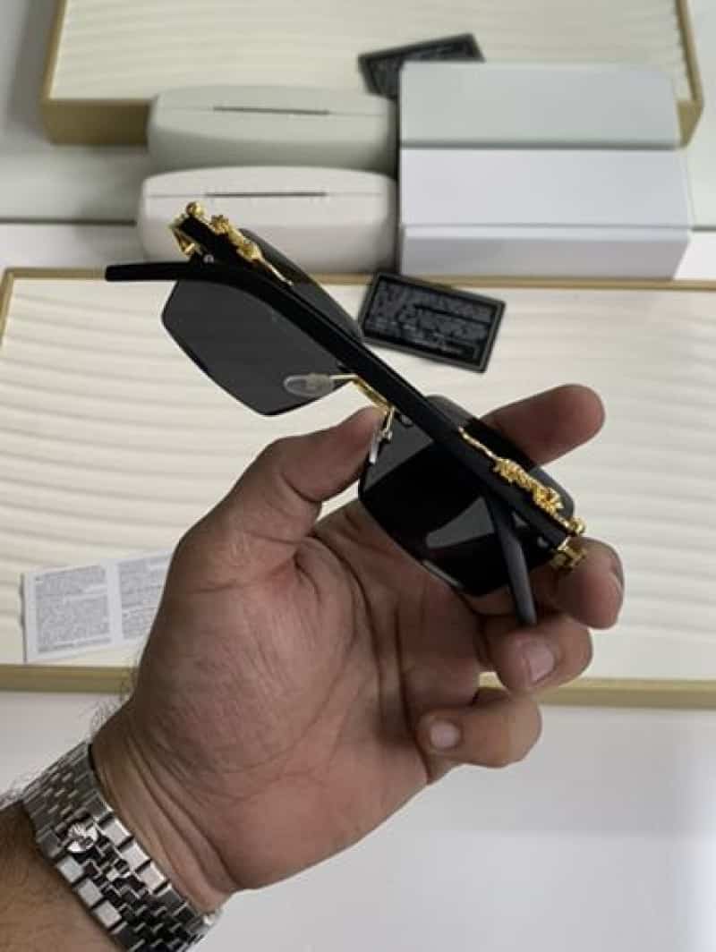 8835 gold black