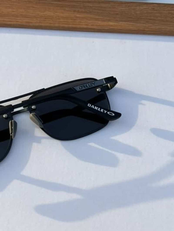 Oakley_8919 black grey