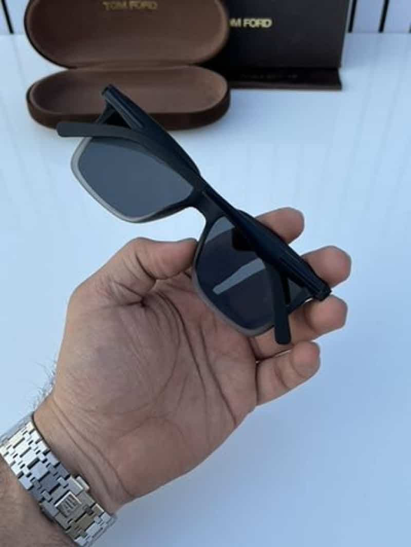 tomford 555 black white Main image