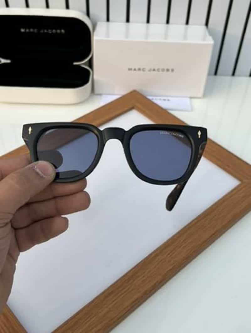 marc jacobs 30 blue tiger