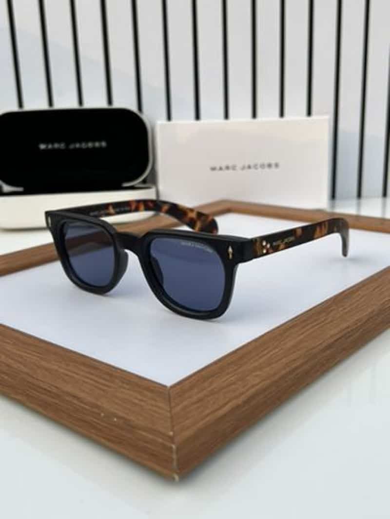 marc jacobs 30 blue tiger
