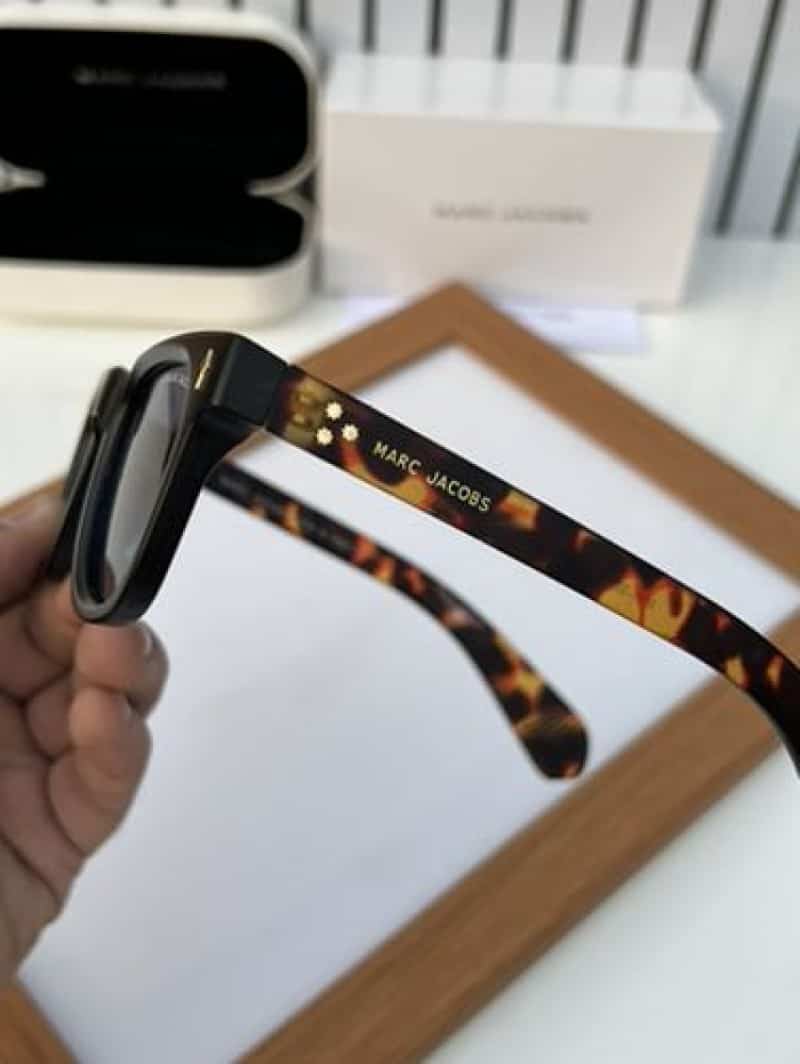 marc jacobs 30 blue tiger