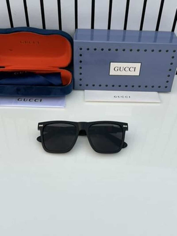 gucci_1390 glossy black