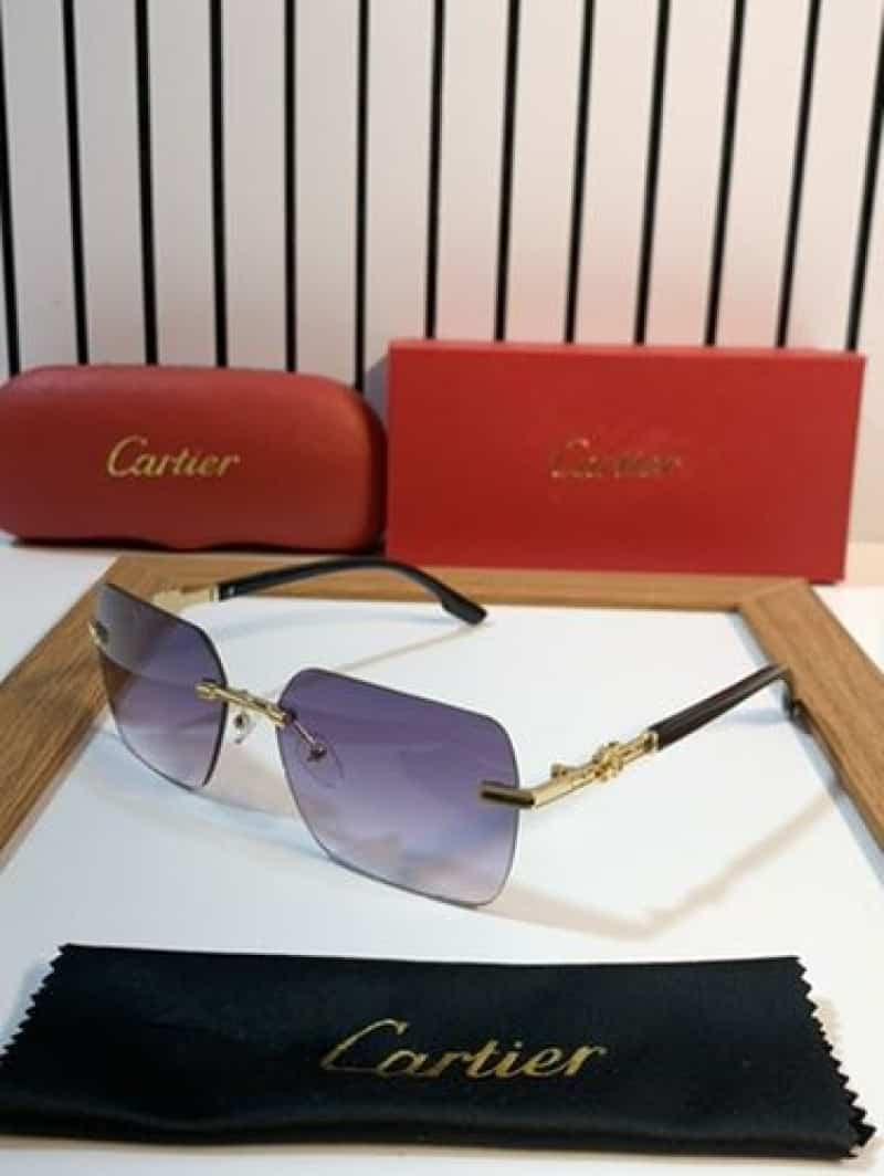 c4r·tIeR_8821 gold black shaded